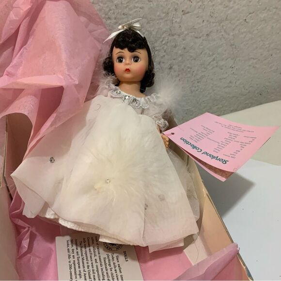 Madame Alexander Snow White Doll  New! - Picture 1 of 6